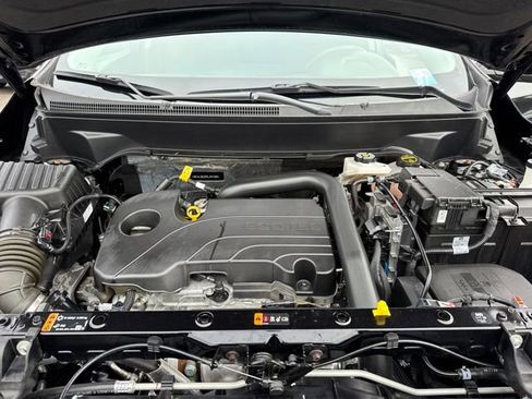 Used 2024 GMC Terrain SLE image 21