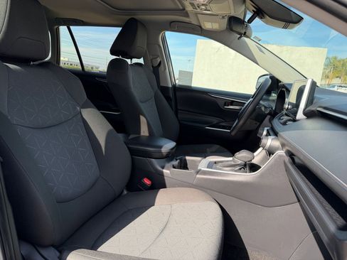 Used 2025 Toyota RAV4 XLE image 37