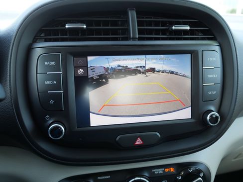 Used 2023 Kia Soul LX w/ LX Technology Package image 21