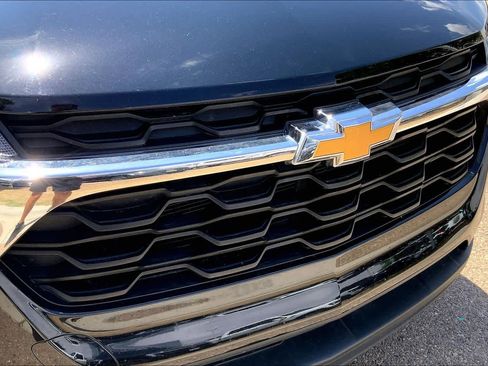 Used 2025 Chevrolet Trax LS FWD image 36