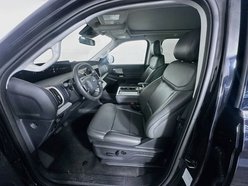Used 2025 Ford Expedition Active AWD/4WD image 13