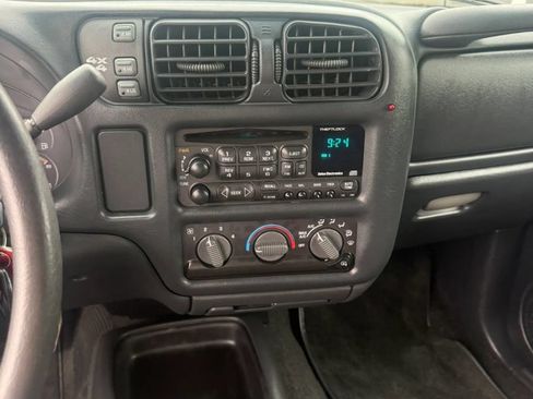 Used 2001 Chevrolet S10 Pickup LS AWD/4WD image 14