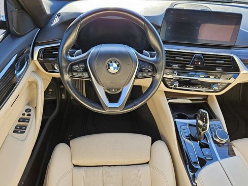 Used 2022 BMW 530i xDrive w/ Convenience Package image 7