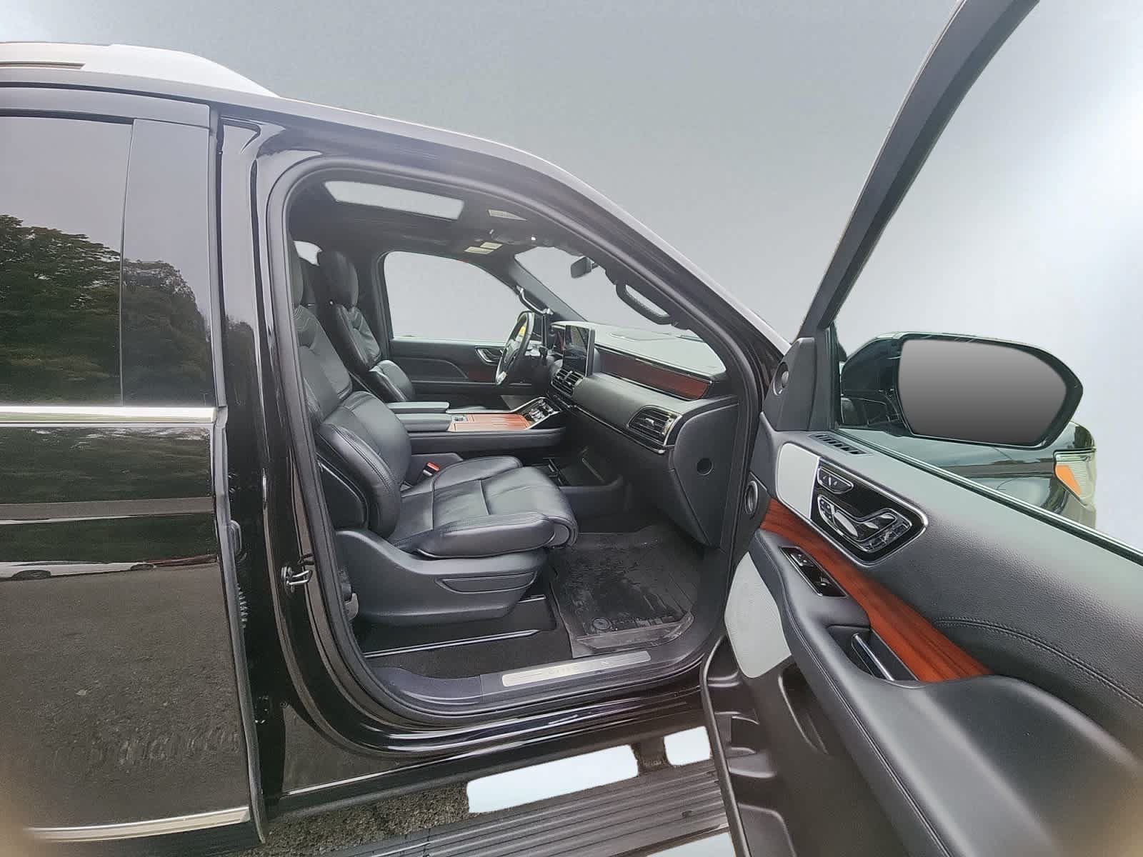 Used 2024 Lincoln Navigator L Reserve AWD/4WD image 15