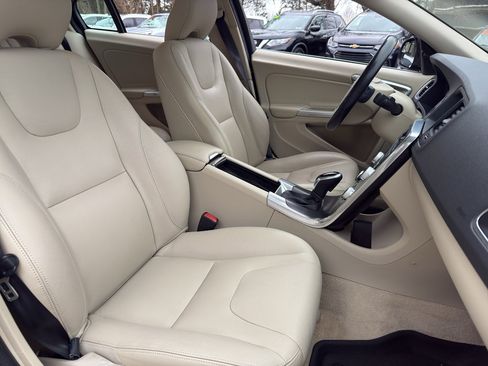 Used 2016 Volvo S60 T5 Premier image 31