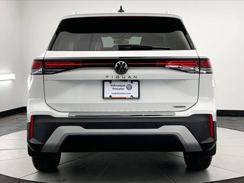New 2026 Volkswagen Tiguan S image 5