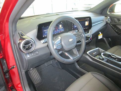 New 2026 Chevrolet Equinox LT w/ Convenience Package II image 18