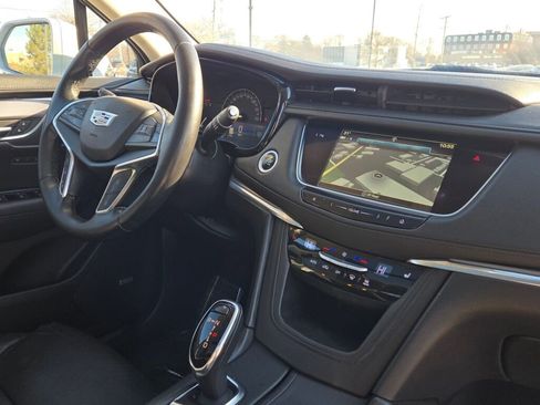 Used 2018 Cadillac XT5 Luxury w/ Driver Awareness Package image 9