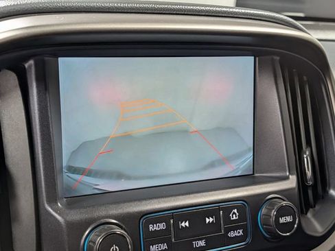 Used 2015 Chevrolet Colorado Z71 AWD/4WD image 22