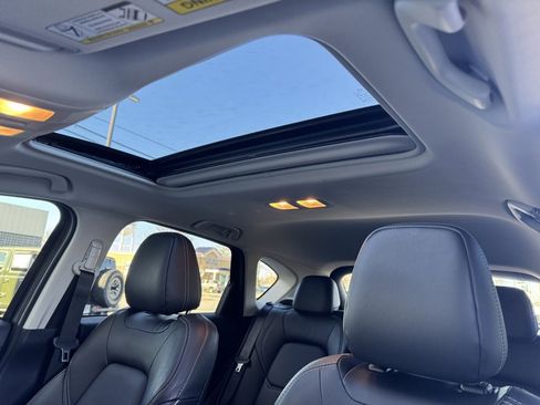 Used 2024 MAZDA CX-5 AWD 2.5 S w/ Premium Package image 7