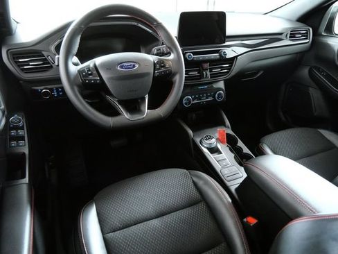 Certified 2025 Ford Escape ST-Line AWD/4WD image 2
