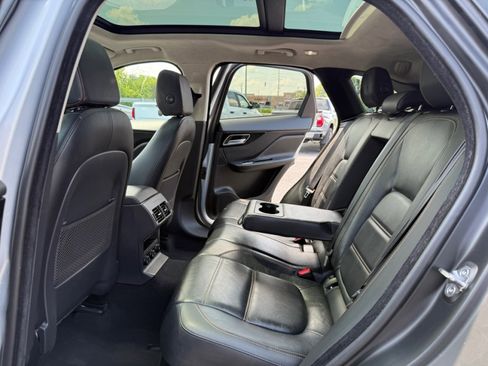 Used 2020 Jaguar F-PACE Prestige image 16