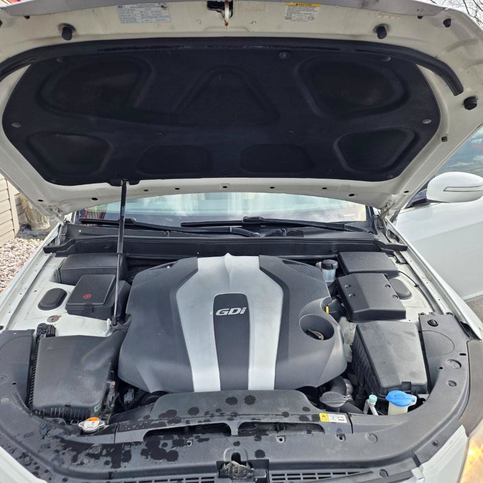 Used 2013 Hyundai Genesis 3.8 RWD image 32