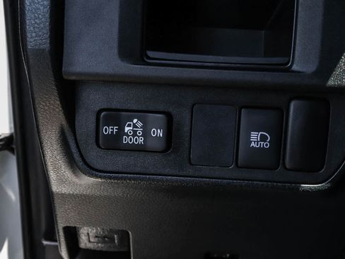 Used 2019 Toyota Tacoma SR5 RWD image 31