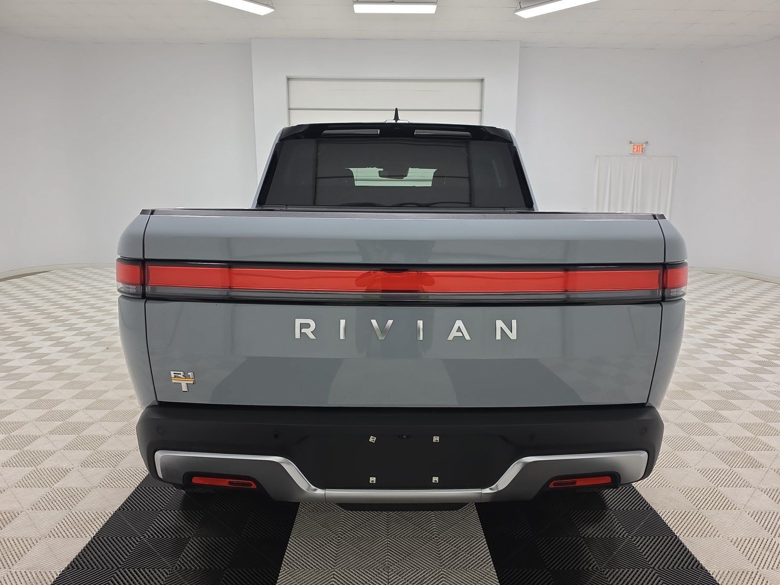 Used 2023 Rivian R1T Adventure Quad AWD/4WD image 4