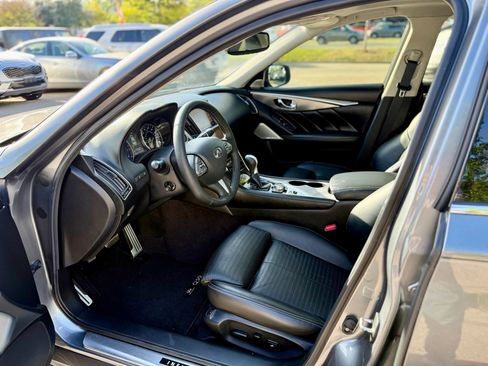 Used 2017 INFINITI Q50 Sport image 9