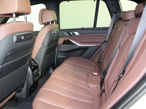 New 2026 BMW X5 M60i w/ Executive Package image 18