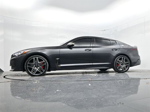 Certified 2022 Kia Stinger GT2 image 37