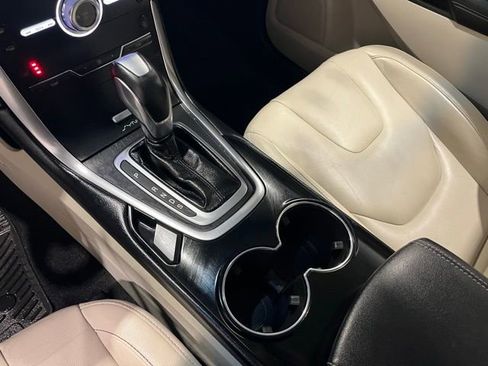 Used 2017 Ford Edge Titanium w/ Technology Package image 17