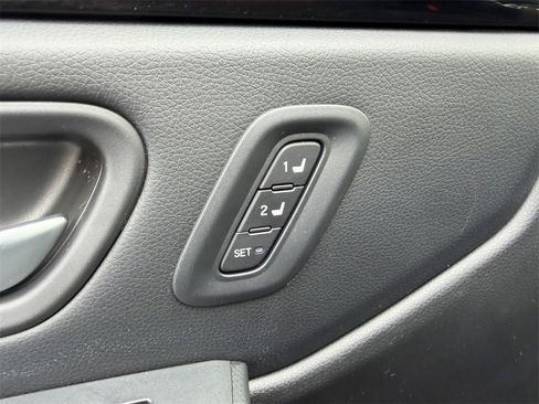 Used 2025 Honda Pilot Touring image 29