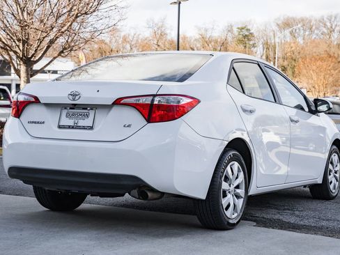 Used 2015 Toyota Corolla LE image 4
