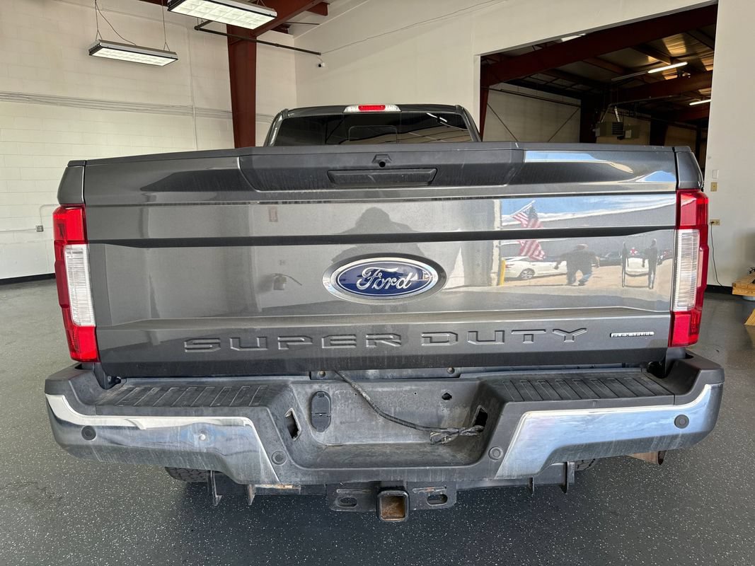 Used 2019 Ford F250 Lariat w/ Lariat Value Package AWD/4WD image 5
