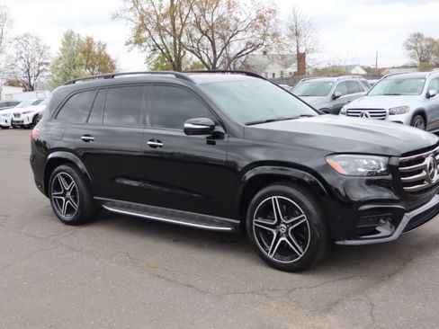 Used 2024 Mercedes-Benz GLS 450 4MATIC w/ AMG Line Exterior image 3