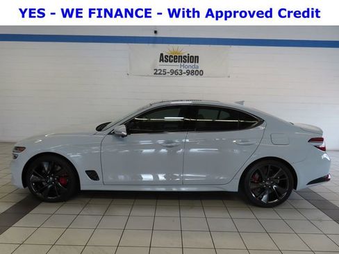 Used 2022 Genesis G70 3.3T RWD image 3