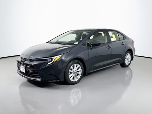 Used 2026 Toyota Corolla LE w/ LE Premium Package AWD/4WD image 2