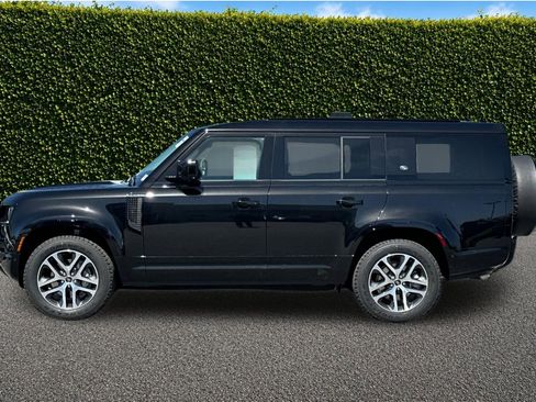 New 2024 Land Rover Defender 130 X-Dynamic SE AWD/4WD image 3