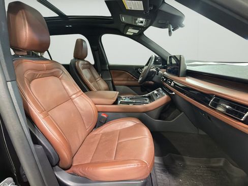 Used 2025 Lincoln Aviator Reserve w/ Illumination Package RWD image 23