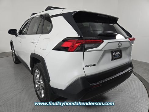 Used 2023 Toyota RAV4 XLE Premium image 4