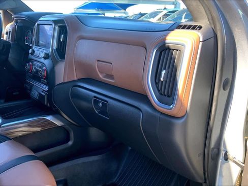 Used 2022 Chevrolet Silverado 1500 High Country w/ Technology Package image 19