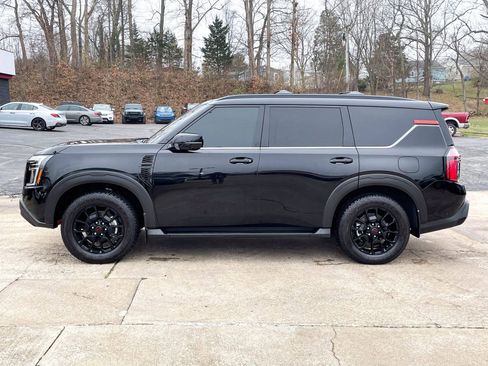 Used 2025 Nissan Armada PRO-4X w/ Pro-4X Premium Package image 3