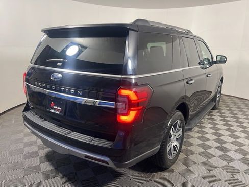 Used 2024 Ford Expedition Limited image 7