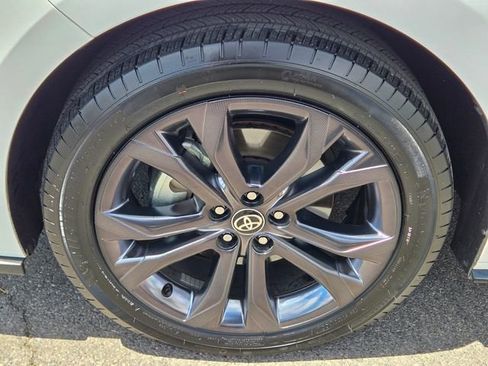 Used 2025 Toyota Sienna XSE w/ XSE Plus Package FWD image 12