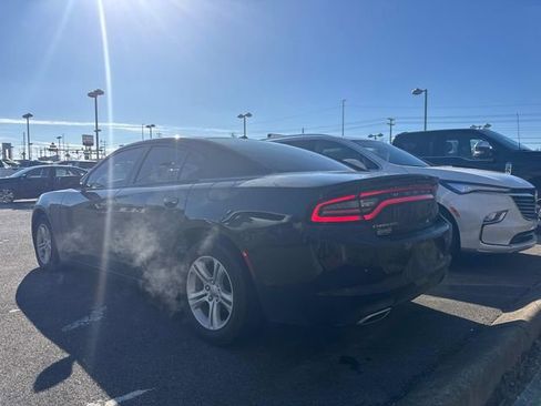 Used 2019 Dodge Charger SXT image 6