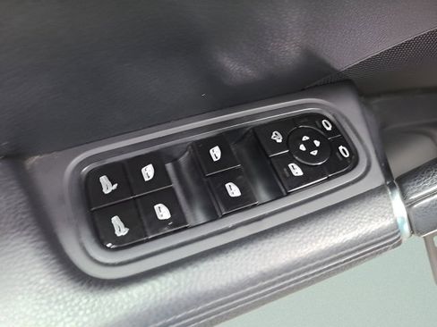 Used 2020 Porsche Cayenne AWD/4WD image 19