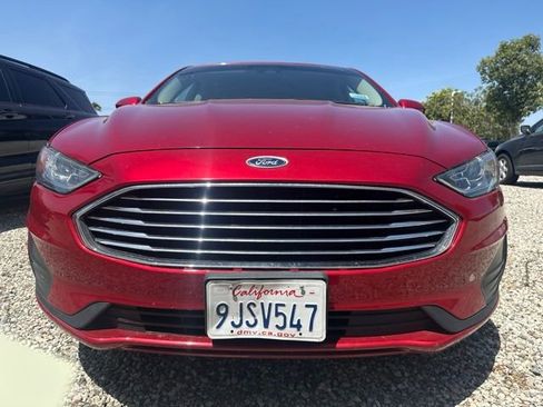 Used 2020 Ford Fusion SE FWD image 5