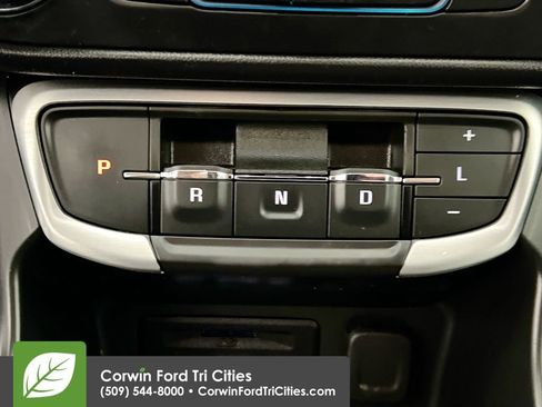 Used 2023 GMC Terrain SLT image 10