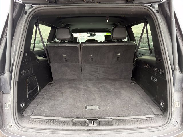 Used 2023 Jeep Wagoneer L Series II AWD/4WD image 29