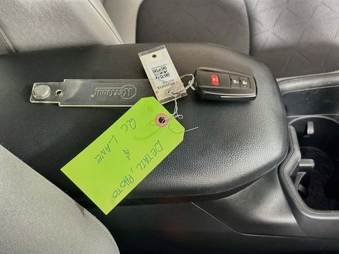 Used 2023 Toyota RAV4 XLE FWD image 33