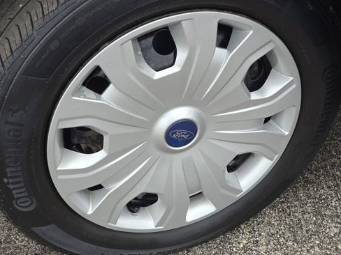 Used 2019 Ford Transit Connect XL image 16