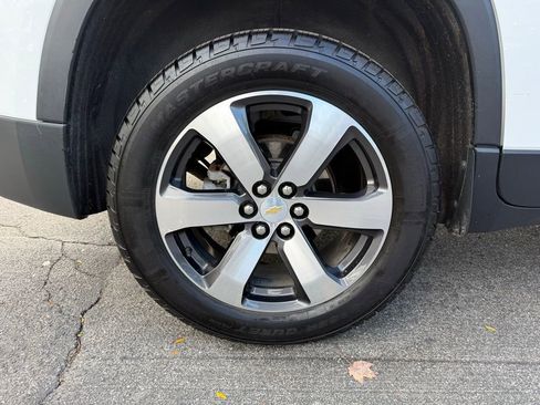 Used 2019 Chevrolet Traverse LT w/ LT Premium Package image 27