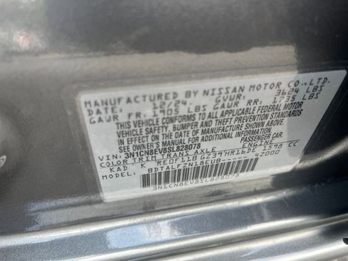 Used 2025 Nissan Versa SV FWD image 27