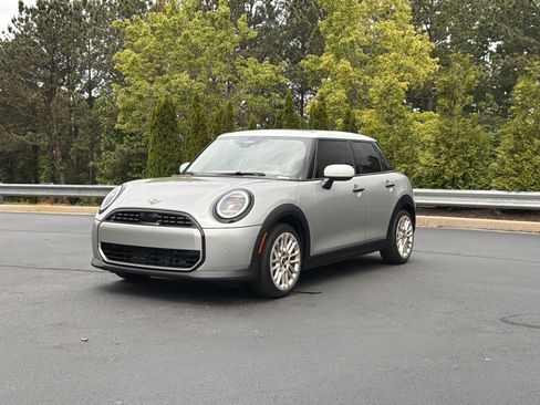 New 2026 MINI Cooper 4-Door Hardtop FWD image 13