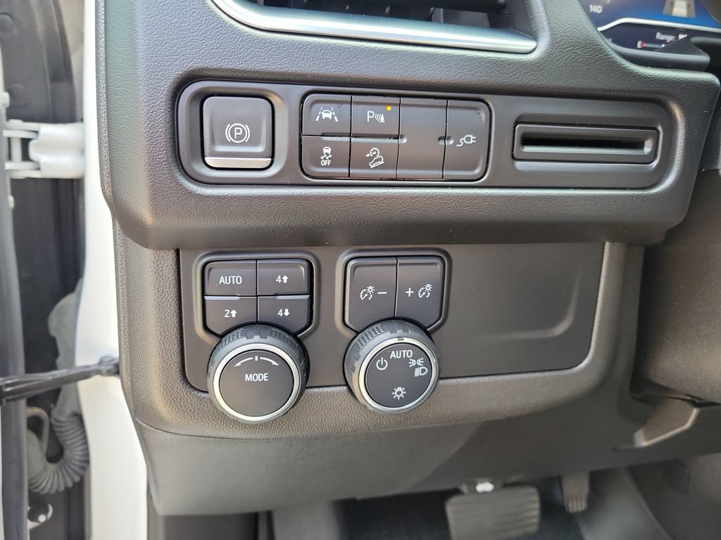 Used 2022 Chevrolet Tahoe Z71 AWD/4WD image 26