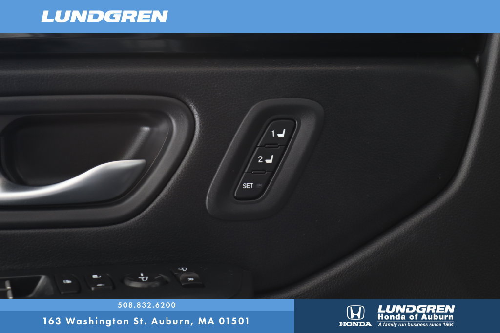 Used 2025 Honda Pilot TrailSport image 12