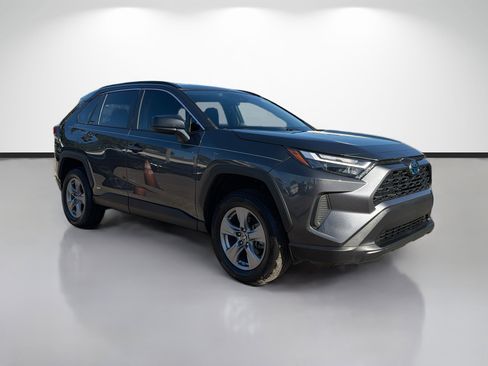 Used 2023 Toyota RAV4 LE image 7