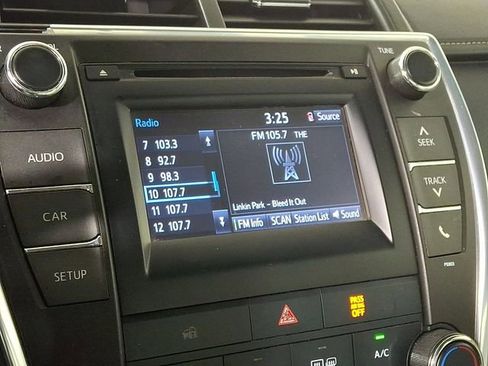 Used 2015 Toyota Camry LE FWD image 3